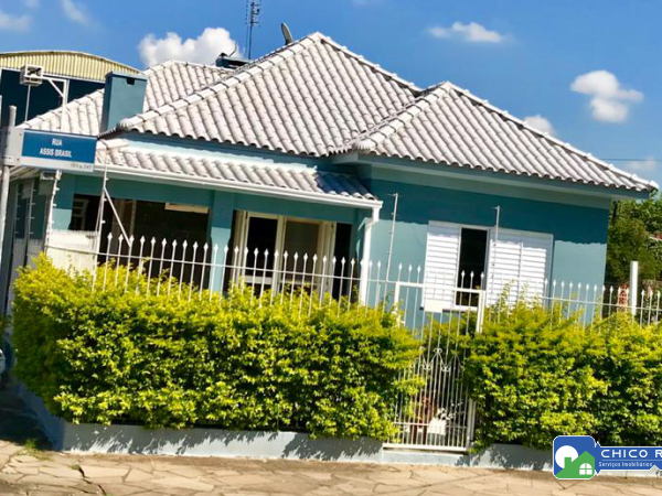 Casa de esquina no centro de Sapiranga