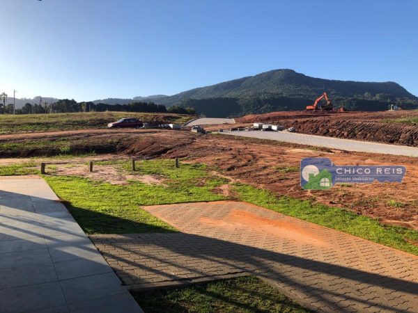 TERRENOS-SAPIRANGA-139.100mil-300m2-Vista Ferrabraz